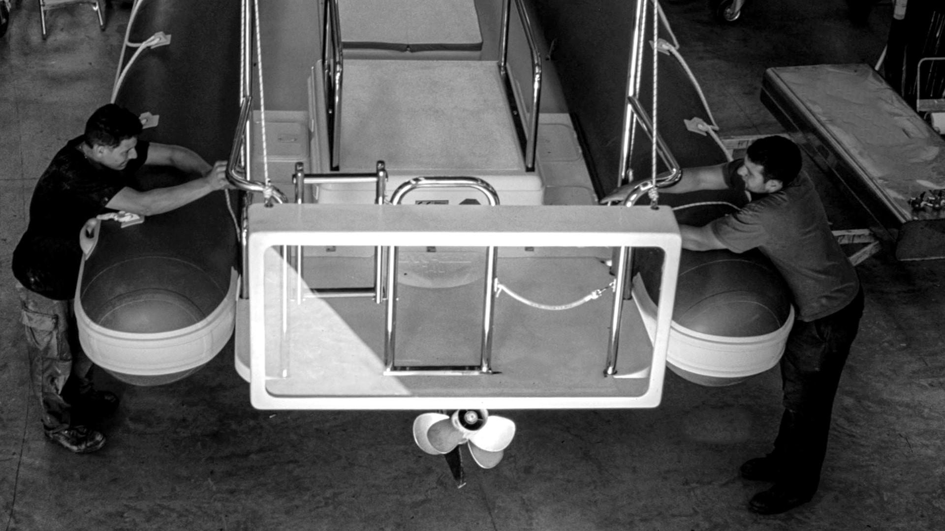 alternate image 12